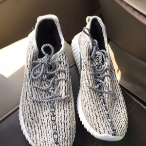 Used turtle dove yeezys